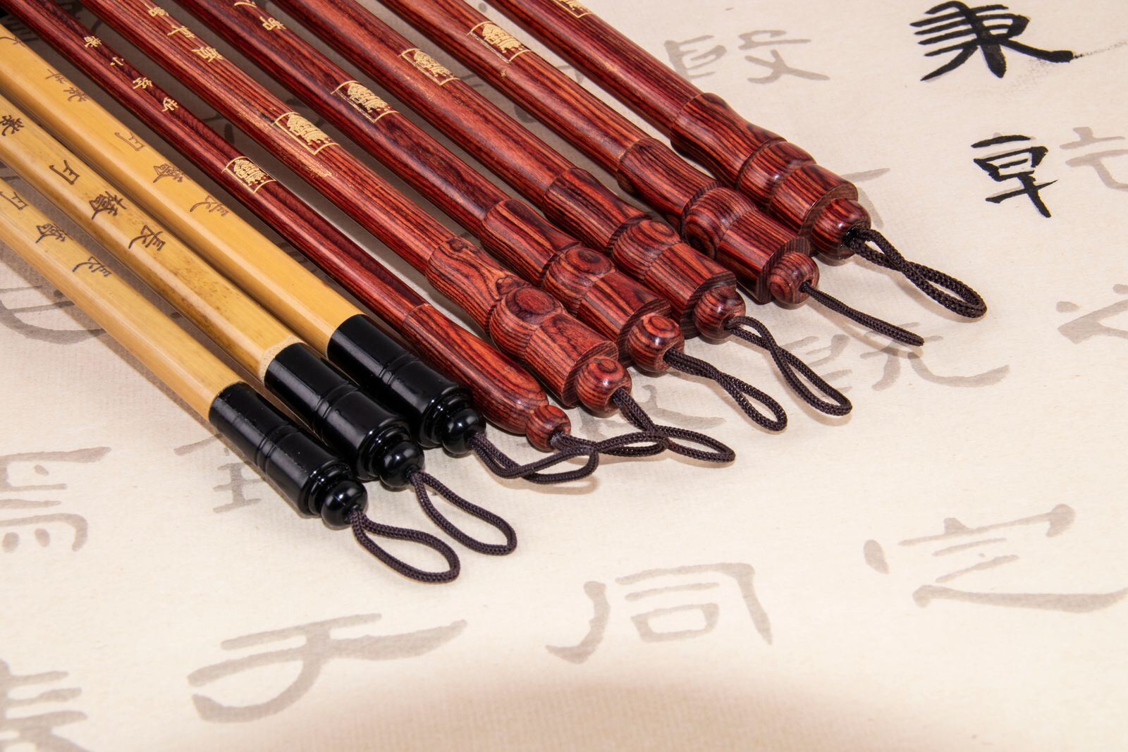 毛笔与宣纸，中文学校书法文化活动